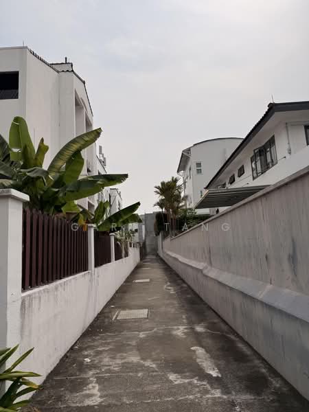 Freehold Semi D @ Siglap, Third street, first street, second street, Siglap road, Ettrick Terrace, Elite Park Avenue, Lor Siglap, Siglap close, yarrow gardens, Frankel Avenue, East Coast / Marine Parade, 5 Bedrooms, 3,300 sqft, Semi-Detached House For Sale, by Gary Tang, 500238554 - Exterior - PropertyGuru.com.sg