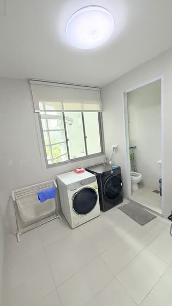 Grange Infinite, 27 Grange Road, 3 Bedrooms, 2,368 sqft, Condominium For Sale, by Reiner Svento, 500238573 - Yard - PropertyGuru.com.sg