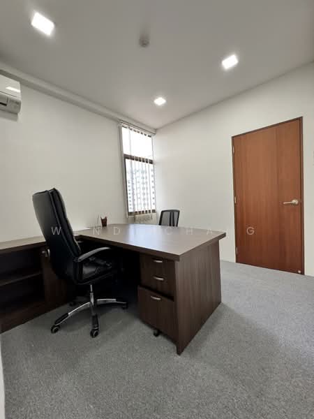 Manhattan House, 151 Chin Swee Road, Alexandra / Commonwealth, 517 sqft, Office For Rent, by Wendi Chang, 500238598 - Study - CommercialGuru.com.sg