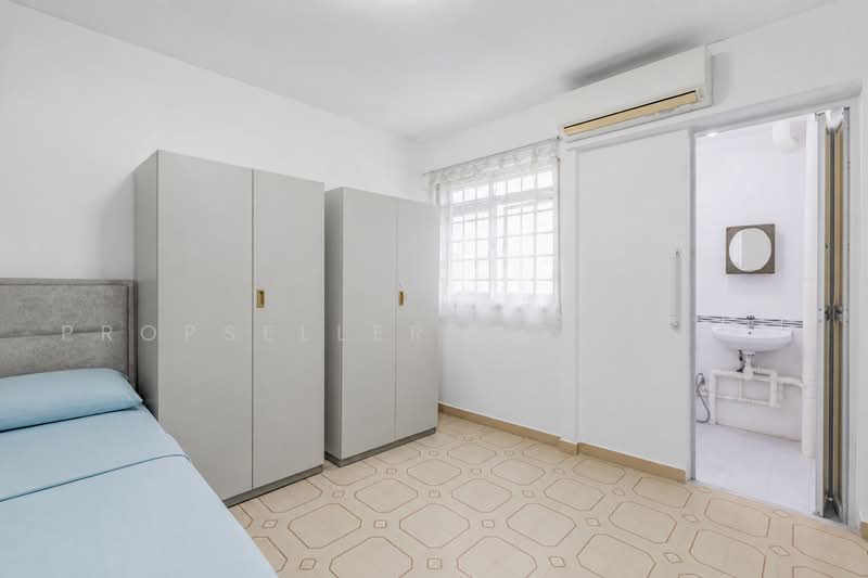 107 Bukit Purmei Road, 107 Bukit Purmei Road, 2 Bedrooms, 721 sqft, HDB Flat For Sale, by Kit Toh, 500238599 - Bedroom - PropertyGuru.com.sg