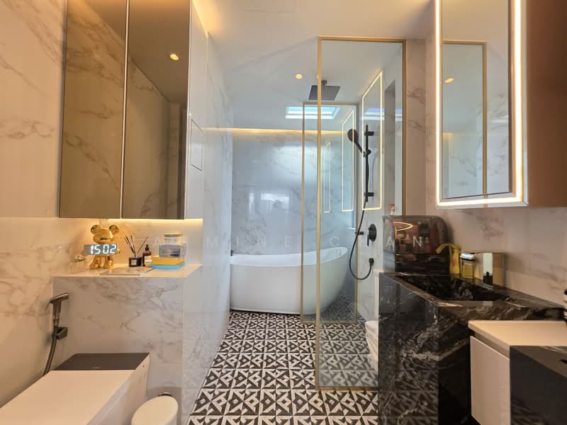 Undervalued 4 bed in Orchard Newton Novena, , 4 Bedrooms, 1,938 sqft, Condominium For Sale, by Jasmine Chan, 500238635 - Bathroom - PropertyGuru.com.sg