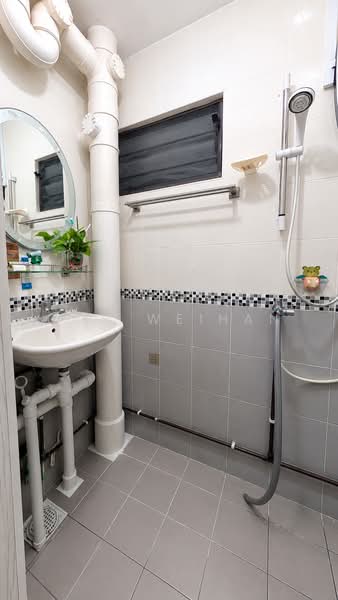 12 Telok Blangah Crescent, 12 Telok Blangah Crescent, Room Rental, 127 sqft, HDB Flat For Rent, by Goh Weihan, 500238641 - Bathroom - PropertyGuru.com.sg