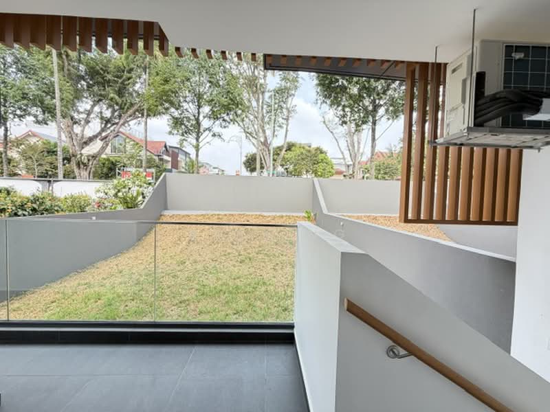 Unblock, Huge Land, Brand New 2.5sty + Basement, Good Layout, Park 2-3 Cars, Accessible, Seletar Hill estate, Yio Chu kang Estate, Neram Estate, Kasai Estate, 5 Bedrooms, 4,684 sqft, Terraced House For Sale, by Alex Ng, 500238645 - Exterior - PropertyGuru.com.sg