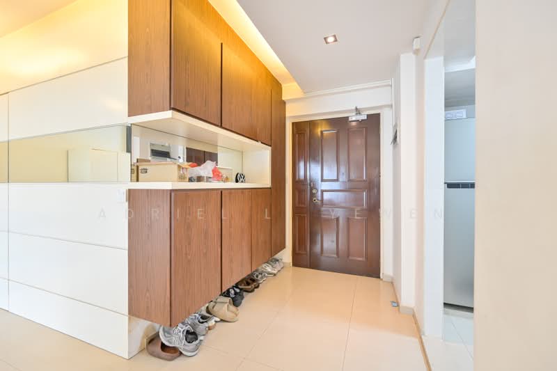 389 Bukit Batok West Avenue 5, 389 Bukit Batok West Avenue 5, 3 Bedrooms, 1,184 sqft, HDB Flat For Sale, by Adriel Li Yewen, 500238651 - Entrance - PropertyGuru.com.sg