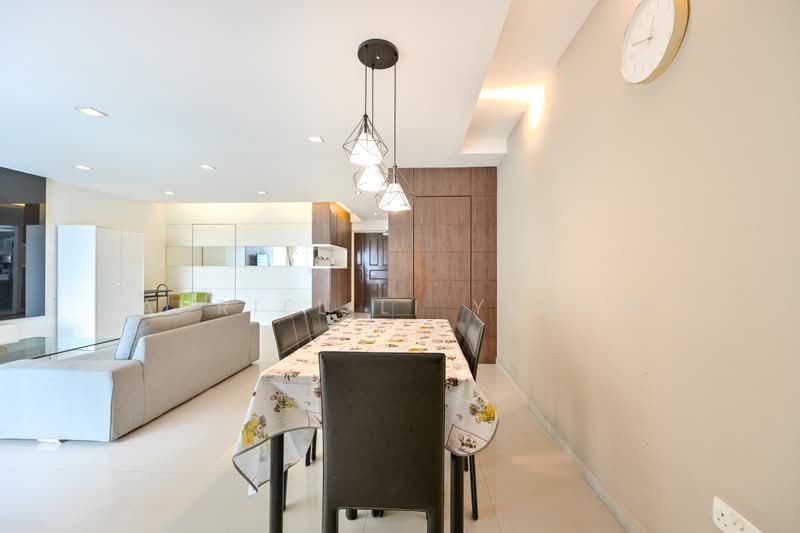 389 Bukit Batok West Avenue 5, 389 Bukit Batok West Avenue 5, 3 Bedrooms, 1,184 sqft, HDB Flat For Sale, by Adriel Li Yewen, 500238651 - Living Room - PropertyGuru.com.sg