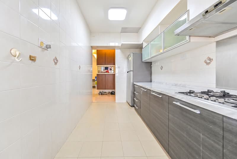 389 Bukit Batok West Avenue 5, 389 Bukit Batok West Avenue 5, 3 Bedrooms, 1,184 sqft, HDB Flat For Sale, by Adriel Li Yewen, 500238651 - Kitchen - PropertyGuru.com.sg