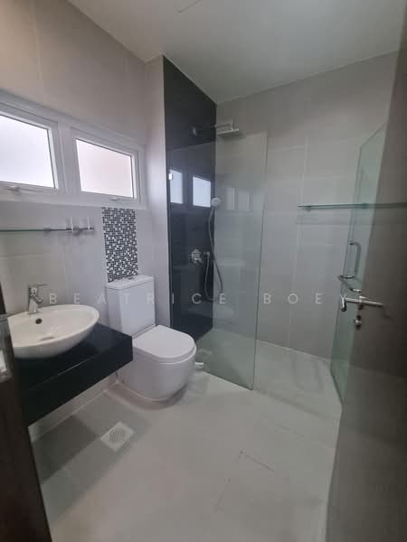 Vogx, 111 Dorset Road, 2 Bedrooms, 872 sqft, Condominium For Sale, by Beatrice Boey, 500238677 - Bathroom - PropertyGuru.com.sg