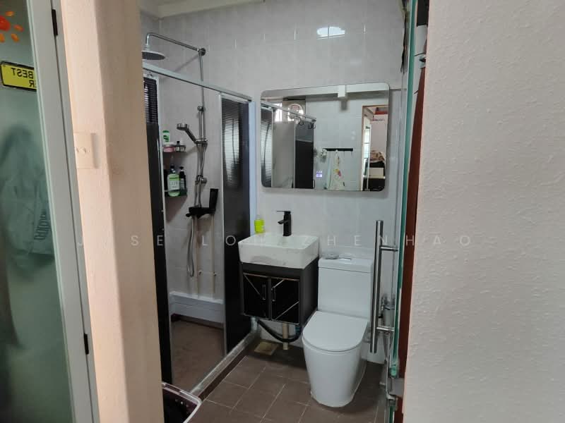 522 Hougang Avenue 6, 522 Hougang Avenue 6, 4 Bedrooms, 1,561 sqft, HDB Flat For Sale, by Jose Loh Zhenhao, 500238720 - Bathroom - PropertyGuru.com.sg