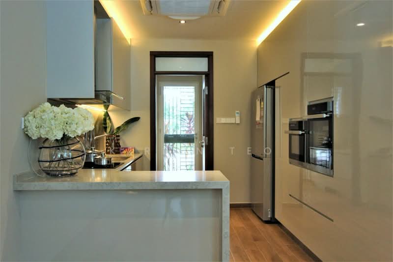 Gallop Green, 13 Woollerton Park, 5 Bedrooms, 4,241 sqft, Condominium For Sale, by Kereen Teo, 500238729 - Kitchen - PropertyGuru.com.sg