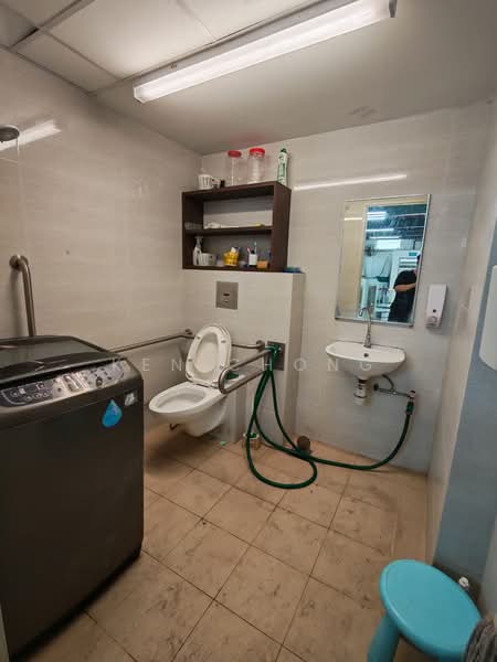 West Spring, 61E Tuas Bay Drive, 5,404 sqft, Factory / Workshop (B2) For Rent, by Ken CHONG, 500238734 - Bathroom - CommercialGuru.com.sg