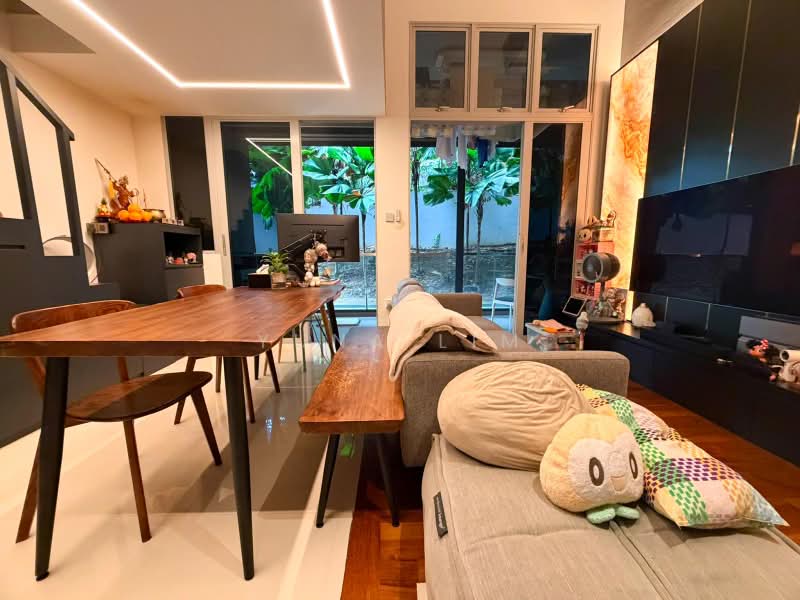 Hills TwoOne, 21 Hillview Terrace, 2 Bedrooms, 700 sqft, Apartment For Sale, by Yuna Lim, 500238742 - Living Room - PropertyGuru.com.sg