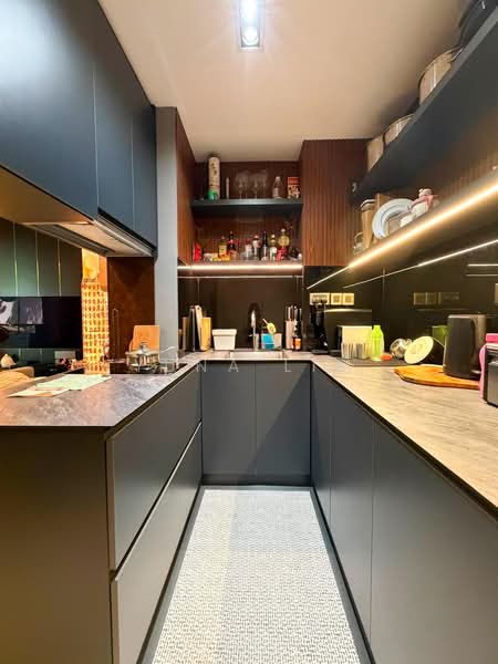 Hills TwoOne, 21 Hillview Terrace, 2 Bedrooms, 700 sqft, Apartment For Sale, by Yuna Lim, 500238742 - Kitchen - PropertyGuru.com.sg