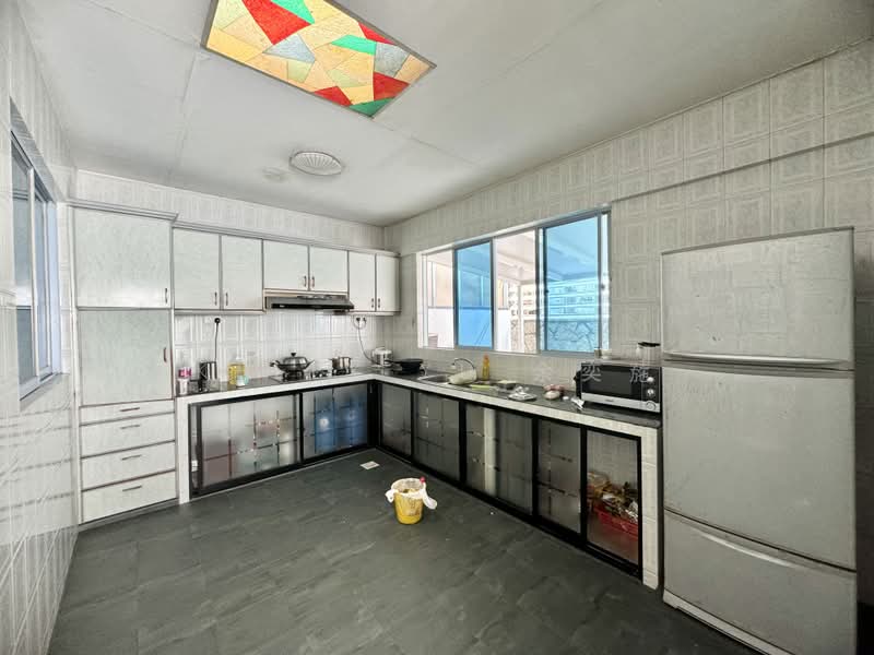 Pasir Ris Beach Park, Pasir Ris Avenue, 6 Bedrooms, 2,800 sqft, Semi-Detached House For Sale, by Kelly Yu 余奕葹, 500238772 - Kitchen - PropertyGuru.com.sg