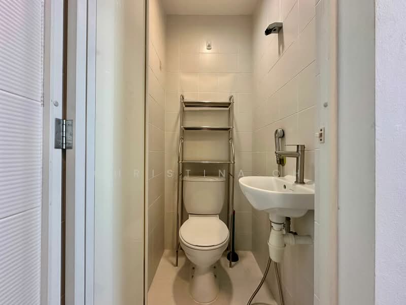 Twin Regency, 28 Kim Tian Road, 3 Bedrooms, 1,216 sqft, Condominium For Rent, by Christina Oh, 500238779 - PropertyGuru.com.sg