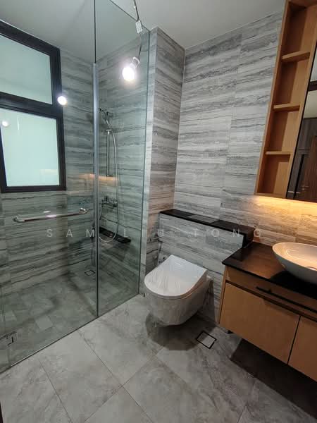 Belgravia Ace, 100 Belgravia Drive, 5 Bedrooms, 3,929 sqft, Semi-Detached House For Sale, by Sam Liu Tong, 500238782 - Bathroom - PropertyGuru.com.sg