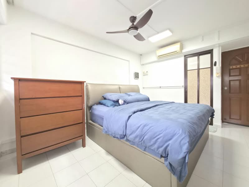 684 Race Course Road, 684 Race Course Road, 3 Bedrooms, 1,205 sqft, HDB Flat For Sale, by Faizal ., 500238797 - Bedroom - PropertyGuru.com.sg