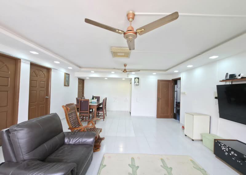 684 Race Course Road, 684 Race Course Road, 3 Bedrooms, 1,205 sqft, HDB Flat For Sale, by Faizal ., 500238797 - Living Room - PropertyGuru.com.sg