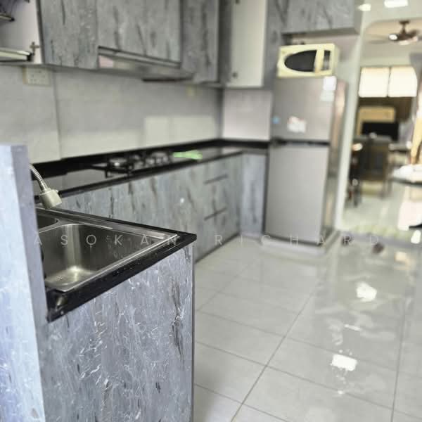264 Waterloo Street, 264 Waterloo Street, 2 Bedrooms, 646 sqft, HDB Flat For Rent, by Asokan Richard, 500238800 - Kitchen - PropertyGuru.com.sg