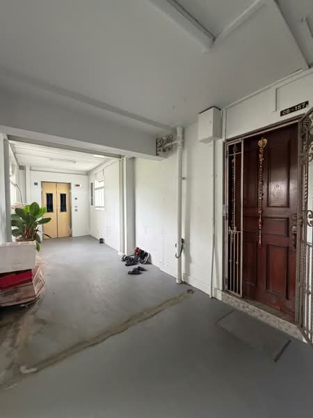 114 Tampines Street 11, 114 Tampines Street 11, 3 Bedrooms, 1,432 sqft, HDB Flat For Sale, by Yvette Lim, 500238802 - Entrance - PropertyGuru.com.sg