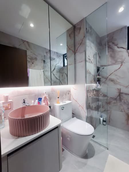 Luxus Hills | The Estate, 98 Luxus Hill Heights, Seletar / Yio Chu Kang, 5 Bedrooms, 4,000 sqft, Corner Terrace For Sale, by Eddie Leong, 500238811 - Bathroom - PropertyGuru.com.sg
