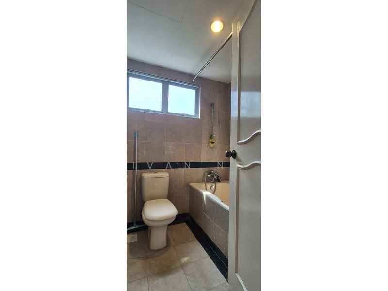 The Makena, 121 Meyer Road, Room Rental, 100 sqft, Condominium For Rent, by Ivan Ng, 500238812 - Bathroom - PropertyGuru.com.sg