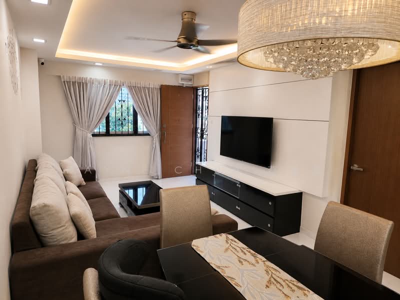 241 Jurong East Street 24, 241 Jurong East Street 24, 2 Bedrooms, 732 sqft, HDB Flat For Sale, by Rayne Chua 蔡美慧, 500238818 - Living Room - PropertyGuru.com.sg
