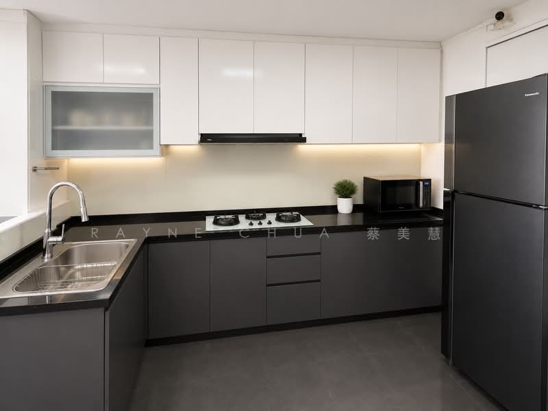 241 Jurong East Street 24, 241 Jurong East Street 24, 2 Bedrooms, 732 sqft, HDB Flat For Sale, by Rayne Chua 蔡美慧, 500238818 - Kitchen - PropertyGuru.com.sg