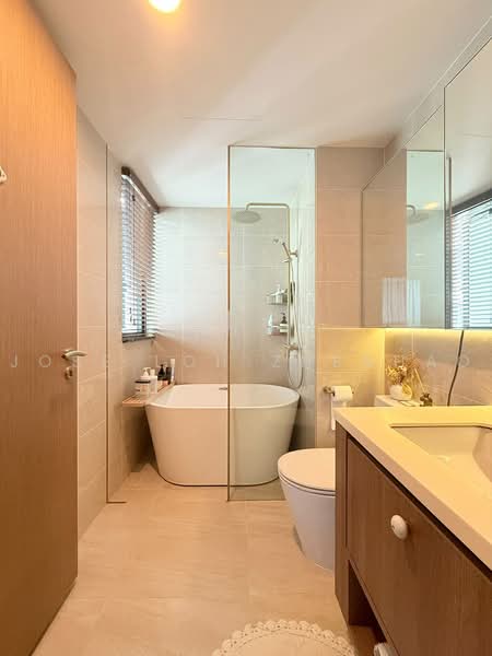 Kingsford Waterbay, 66 Upper Serangoon View, 3 Bedrooms, 1,033 sqft, Condominium For Sale, by Jose Loh Zhenhao, 500238822 - Bathroom - PropertyGuru.com.sg