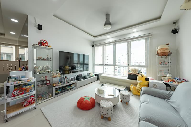 The Floravale, 238 Westwood Avenue, 3 Bedrooms, 1,292 sqft, Condominium For Sale, by Sandy Yong, 500238823 - Living Room - PropertyGuru.com.sg