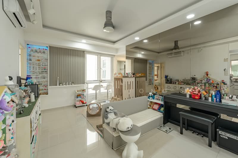 The Floravale, 238 Westwood Avenue, 3 Bedrooms, 1,292 sqft, Condominium For Sale, by Sandy Yong, 500238823 - Living Room - PropertyGuru.com.sg