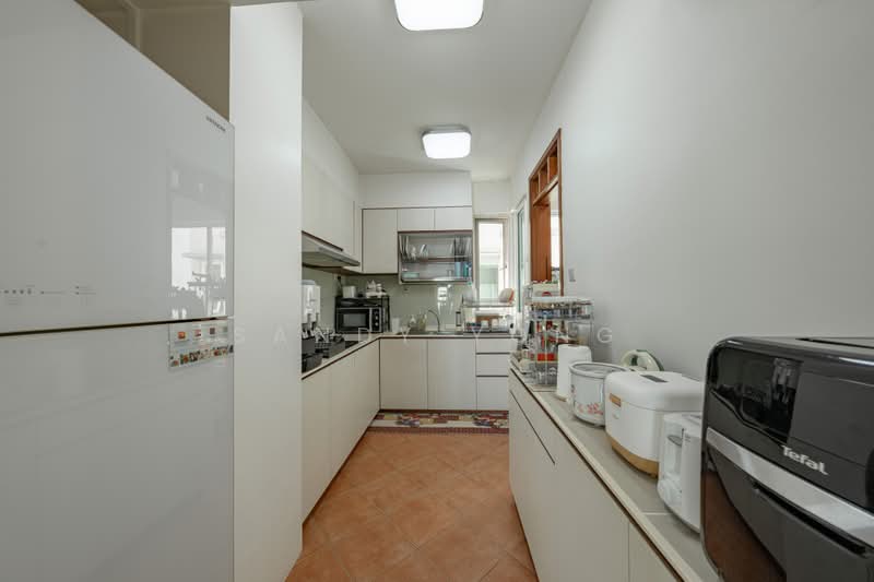 The Floravale, 238 Westwood Avenue, 3 Bedrooms, 1,292 sqft, Condominium For Sale, by Sandy Yong, 500238823 - Kitchen - PropertyGuru.com.sg
