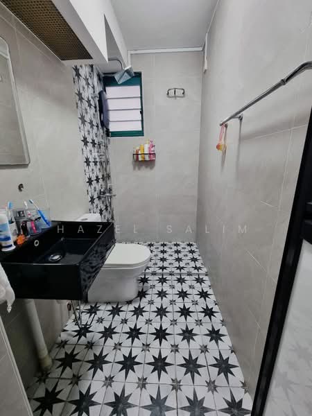 689E Woodlands Drive 75, 689E Woodlands Drive 75, Admiralty / Woodlands, 3 Bedrooms, 968 sqft, HDB Flat For Sale, by Hazel Salim, 500238829 - Bathroom - PropertyGuru.com.sg