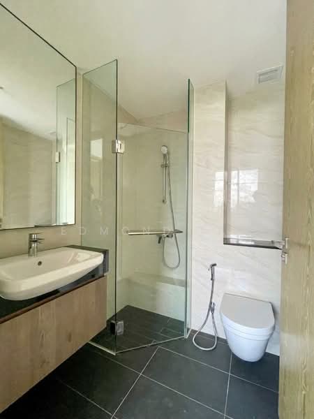The Enclave Holland, 131 Holland Road, 4 Bedrooms, 1,410 sqft, Condominium For Rent, by Edmond Tan, 500238831 - Bathroom - PropertyGuru.com.sg