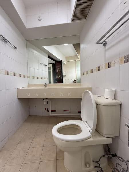 265C Compassvale Link, 265C Compassvale Link, Hougang / Punggol / Sengkang, 3 Bedrooms, 990 sqft, HDB Flat For Rent, by Marcos Lee, 500238845 - Bathroom - PropertyGuru.com.sg
