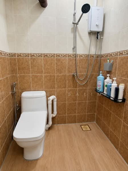 609 Bedok Reservoir Road, 609 Bedok Reservoir Road Eunos Rainbow, 3 Bedrooms, 1,044 sqft, HDB Flat For Sale, by Hazel Salim, 500238846 - Bathroom - PropertyGuru.com.sg