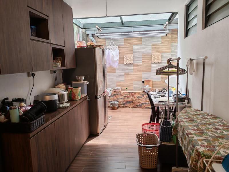 Cashew mrt/CHIJ/ST Joseph Church, Dairy Farm / Bukit Panjang / Choa Chu Kang, 5 Bedrooms, 4,500 sqft, Terraced House For Sale, by Desmond Tan, 500238849 - Kitchen - PropertyGuru.com.sg