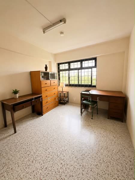 5 Bedok South Avenue 2, 5 Bedok South Avenue 2, 3 Bedrooms, 883 sqft, HDB Flat For Sale, by Jeremy He, 500238856 - Study - PropertyGuru.com.sg