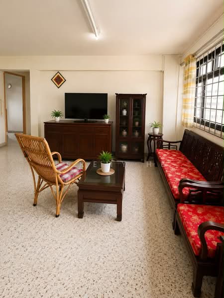 5 Bedok South Avenue 2, 5 Bedok South Avenue 2, 3 Bedrooms, 883 sqft, HDB Flat For Sale, by Jeremy He, 500238856 - Living Room - PropertyGuru.com.sg