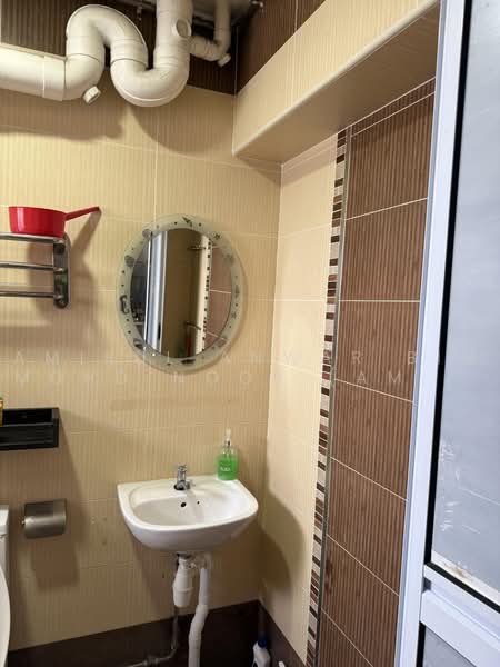 65 Teban Gardens Road, 65 Teban Gardens Road, Room Rental, 180 sqft, HDB Flat For Rent, by AMIRUL ANWAR BIN MOHD NOOR (AMIR MICHAEL), 500238860 - Bathroom - PropertyGuru.com.sg