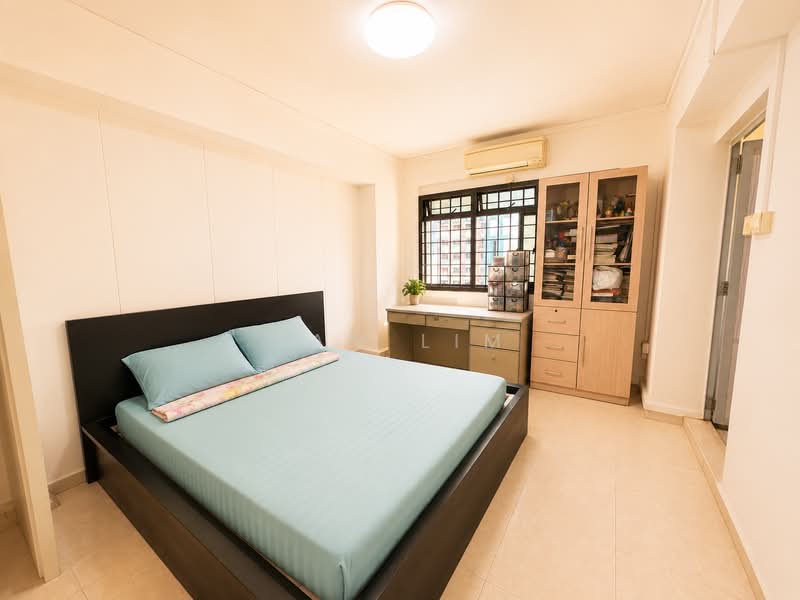 347 Kang Ching Road, 347 Kang Ching Road, 3 Bedrooms, 1,302 sqft, HDB Flat For Sale, by Sam Lim, 500238870 - Master Bedroom - PropertyGuru.com.sg