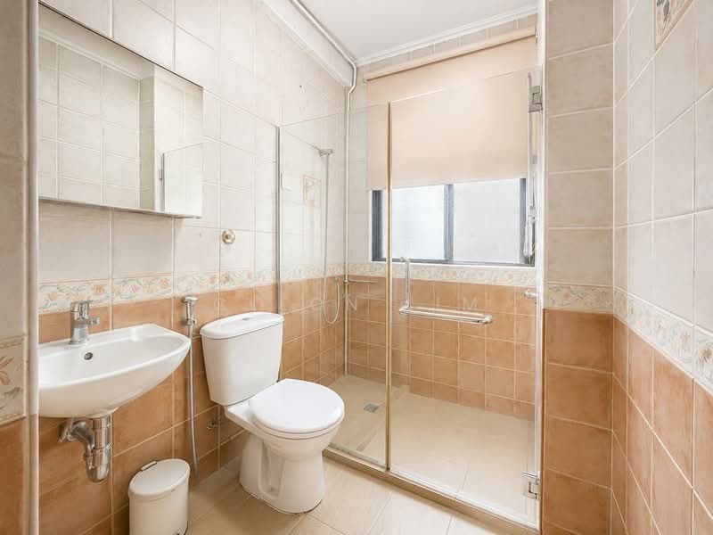Eastern Lagoon I, 200 Upper East Coast Road, 2 Bedrooms, 980 sqft, Condominium For Rent, by Cleon Lim, 500238880 - Bathroom - PropertyGuru.com.sg
