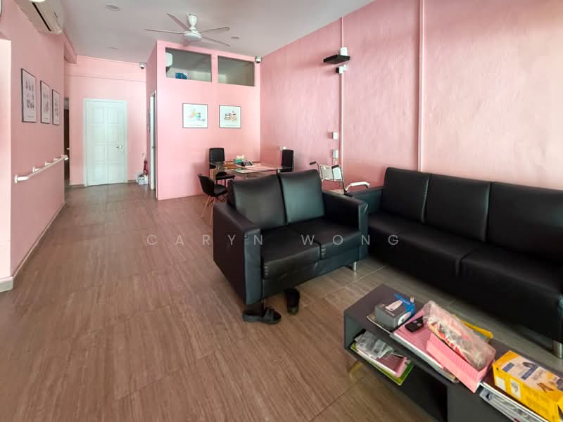 Freehold Semi-D | 5 Mins to MRT | Move-in Ready, Upper Changi Road East, Jalan Pergam, Meragi Road, 7 Bedrooms, 2,500 sqft, Semi-Detached House For Sale, by Caryn Wong, 500238902 - Living Room - PropertyGuru.com.sg
