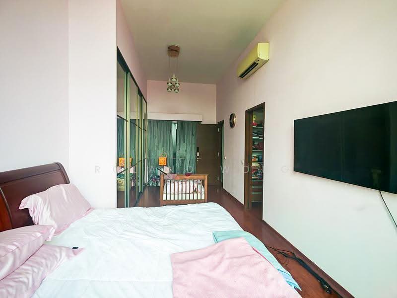 Modern 3 Storey Terracce with lift and pool at Cashew Vicinity, Cashew Crescent, Dairy Farm / Bukit Panjang / Choa Chu Kang, 4 Bedrooms, 4,500 sqft, Terraced House For Sale, by Roland Wong, 500238922 - Bedroom - PropertyGuru.com.sg