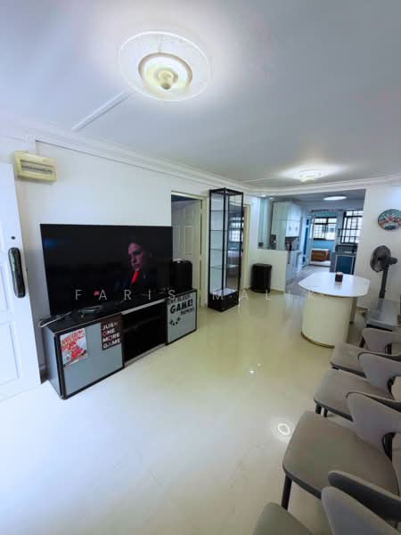 13 Lorong 7 Toa Payoh, 13 Lorong 7 Toa Payoh, 3 Bedrooms, 710 sqft, HDB Flat For Sale, by Faris Malik, 500238936 - Living Room - PropertyGuru.com.sg