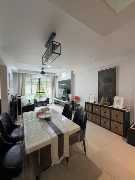 673A Edgefield Plains, 673A Edgefield Plains, 3 Bedrooms, 968 sqft, HDB Flat For Sale, by Ahmad Ibrahim, 500238978 - Living Room - PropertyGuru.com.sg