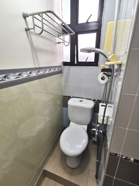 Guilin Court, 10 Geylang Lorong 26, Room Rental, 150 sqft, Condominium For Rent, by John Wong, 500238985 - Bathroom - PropertyGuru.com.sg