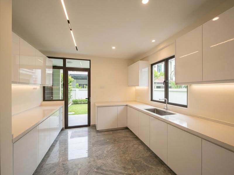 Westville, Westwood Avenue, Boon Lay / Jurong / Tuas, 5 Bedrooms, 2,400 sqft, Terraced House For Sale, by He Yifei, 500238999 - Kitchen - PropertyGuru.com.sg