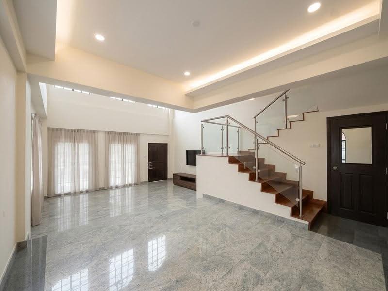 Westville, Westwood Avenue, Boon Lay / Jurong / Tuas, 5 Bedrooms, 2,400 sqft, Terraced House For Sale, by He Yifei, 500238999 - Living Room - PropertyGuru.com.sg