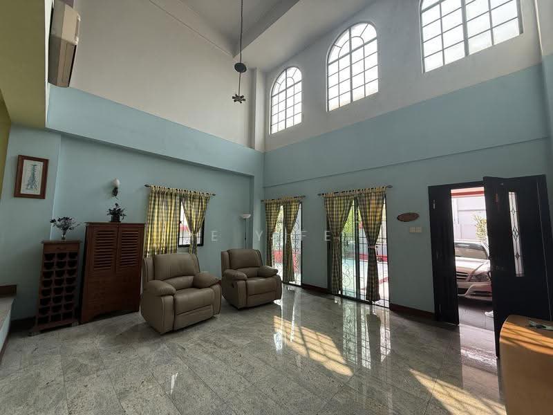 Westville, Westwood Avenue, Boon Lay / Jurong / Tuas, 5 Bedrooms, 2,400 sqft, Terraced House For Sale, by He Yifei, 500238999 - Living Room - PropertyGuru.com.sg
