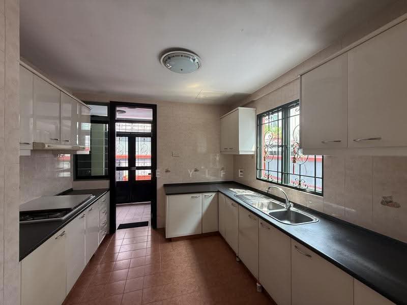 Westville, Westwood Avenue, Boon Lay / Jurong / Tuas, 5 Bedrooms, 2,400 sqft, Terraced House For Sale, by He Yifei, 500238999 - Kitchen - PropertyGuru.com.sg
